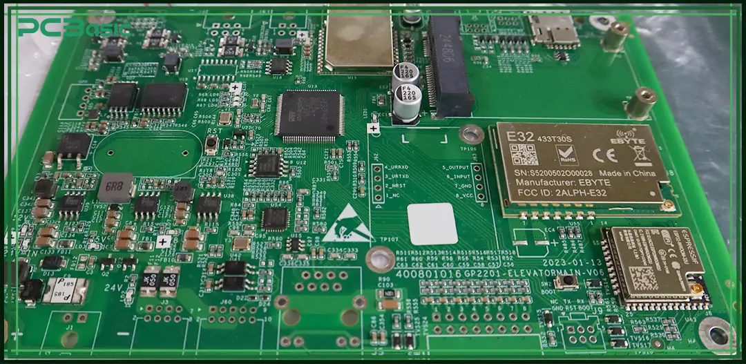 Empilement de circuits imprimés à 6 couches